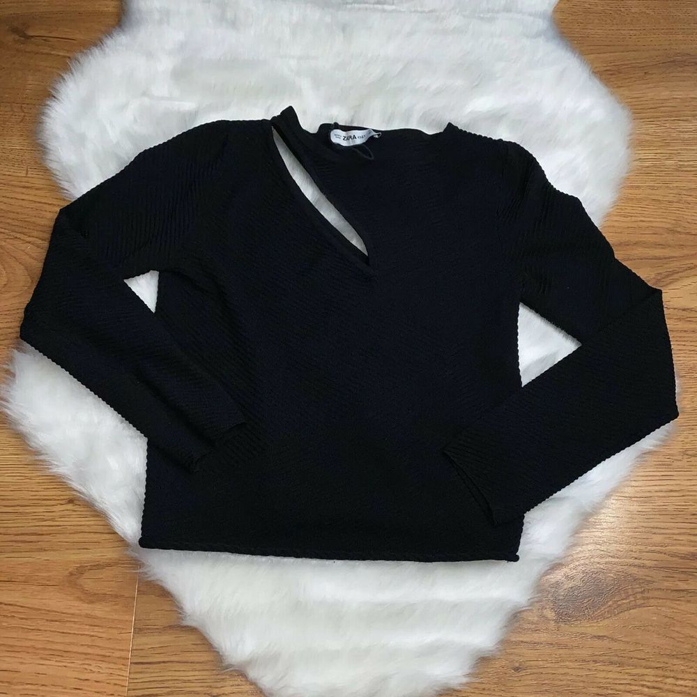 Zara Long Sleeve Stretch Cut Out Chest Size Small